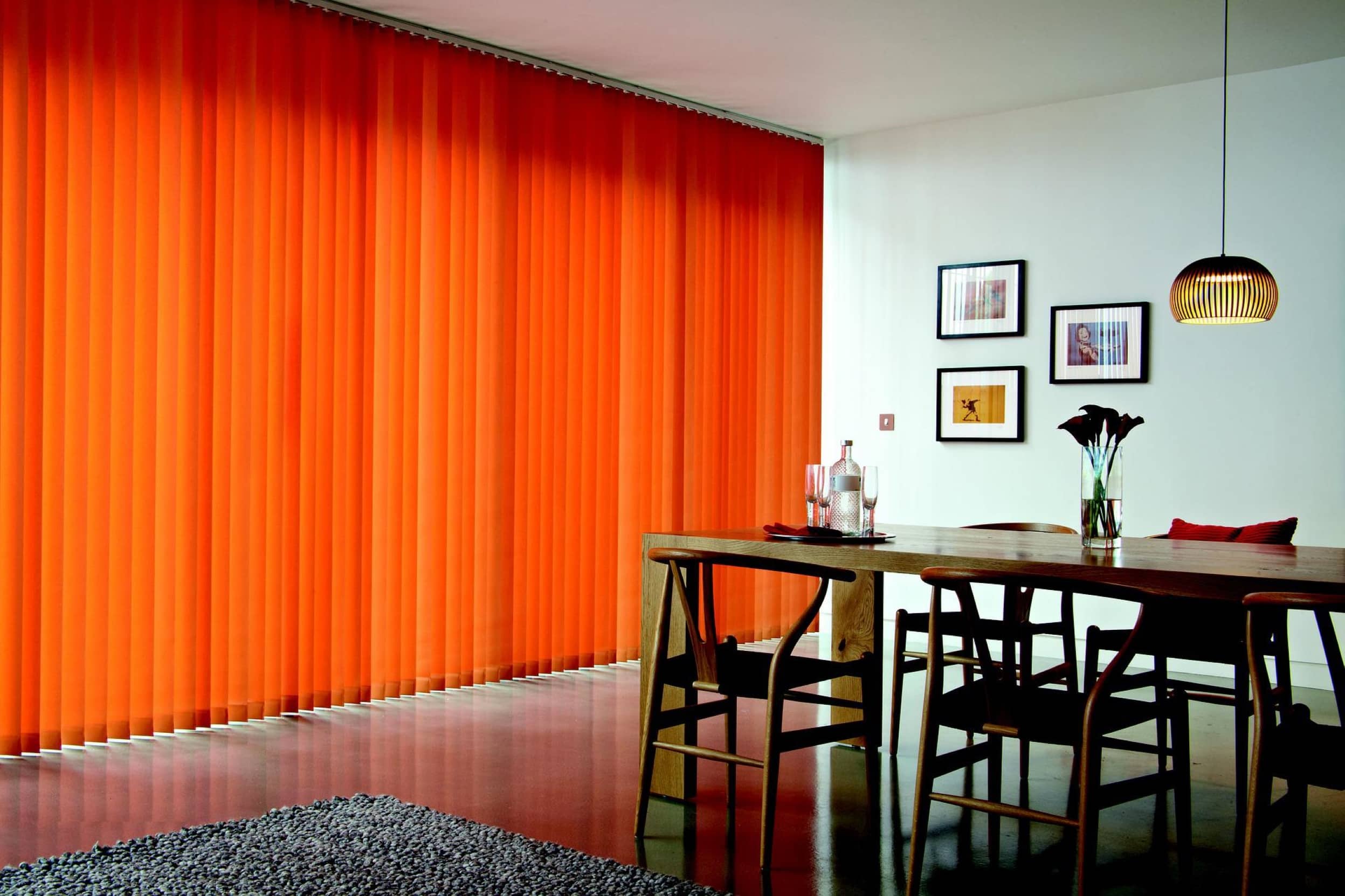 Cortina vertical en color naranja