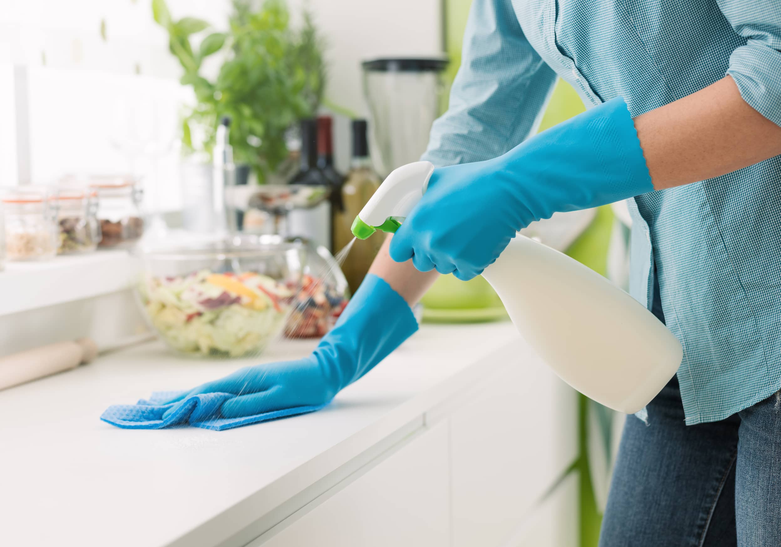 Mantén la cocina impecable con estos productos para limpiar