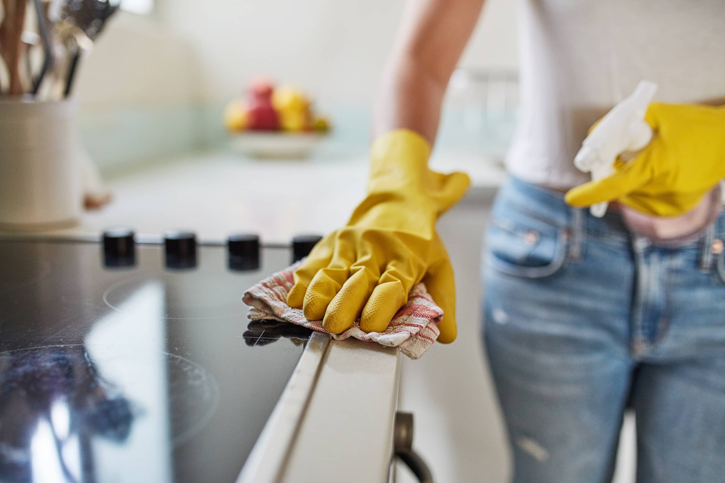 Crear rutinas de limpieza efectivas es fundamental para mantener un hogar limpio