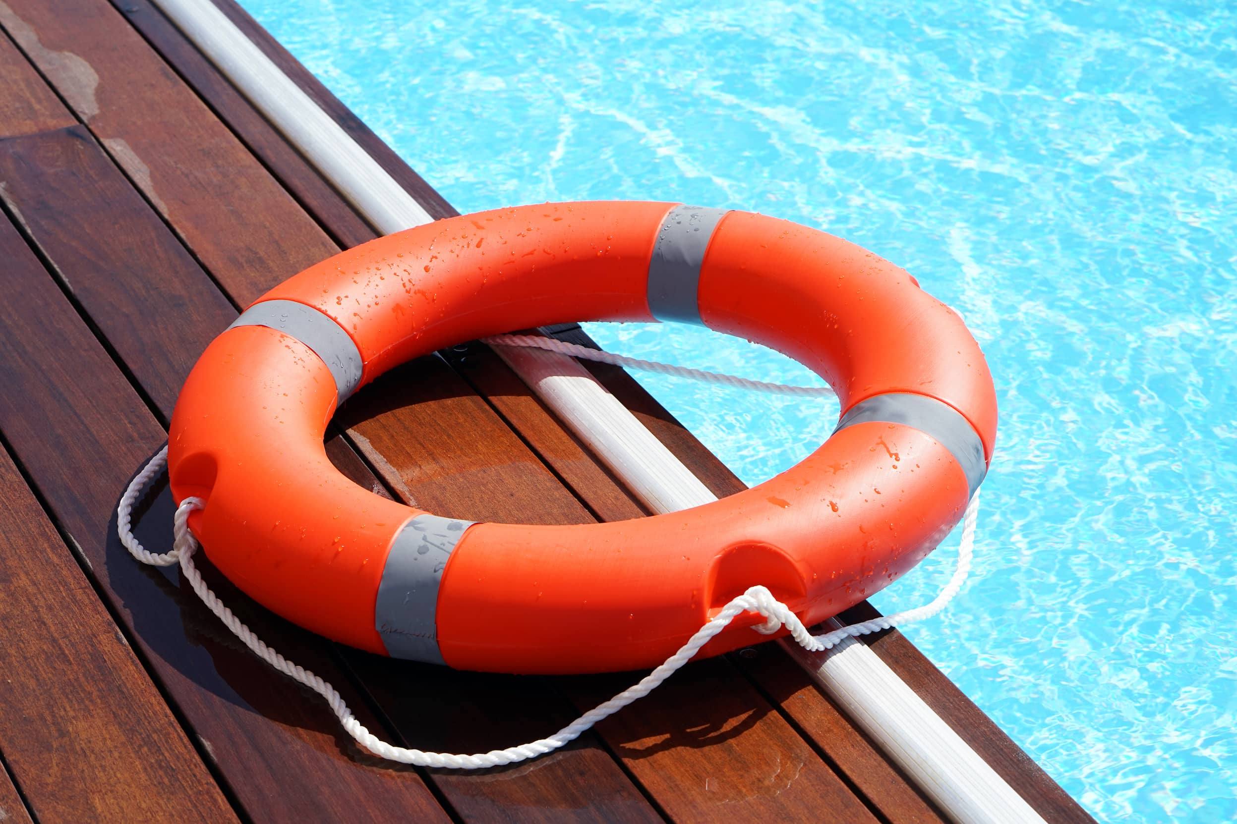 La seguridad en la piscina es de suma importancia para mantener a salvo a nuestros seres queridos